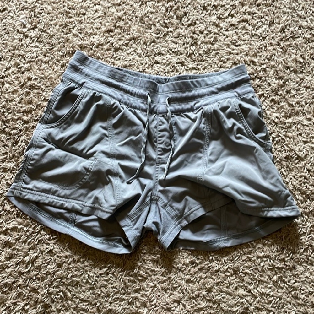 Medium Women’s North Face Hiking Shorts Grey